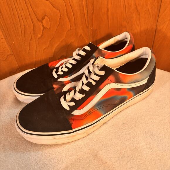 Vans Old Skool Men’s Size 11 Red Blue Black Gradient Low Top Skate Shoes - Picture 2 of 8